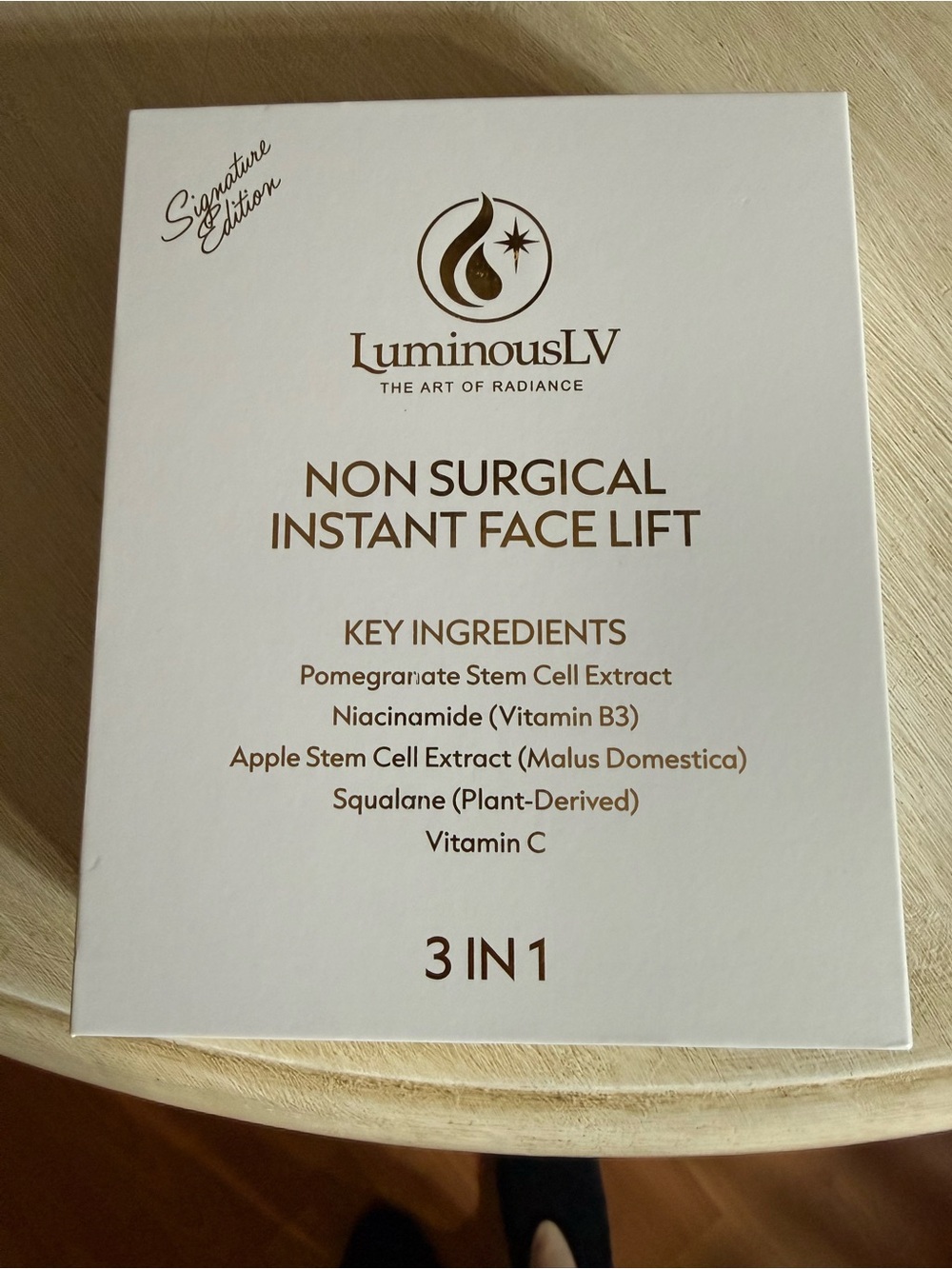 Non Surgical Instant Face Lift Serum – White